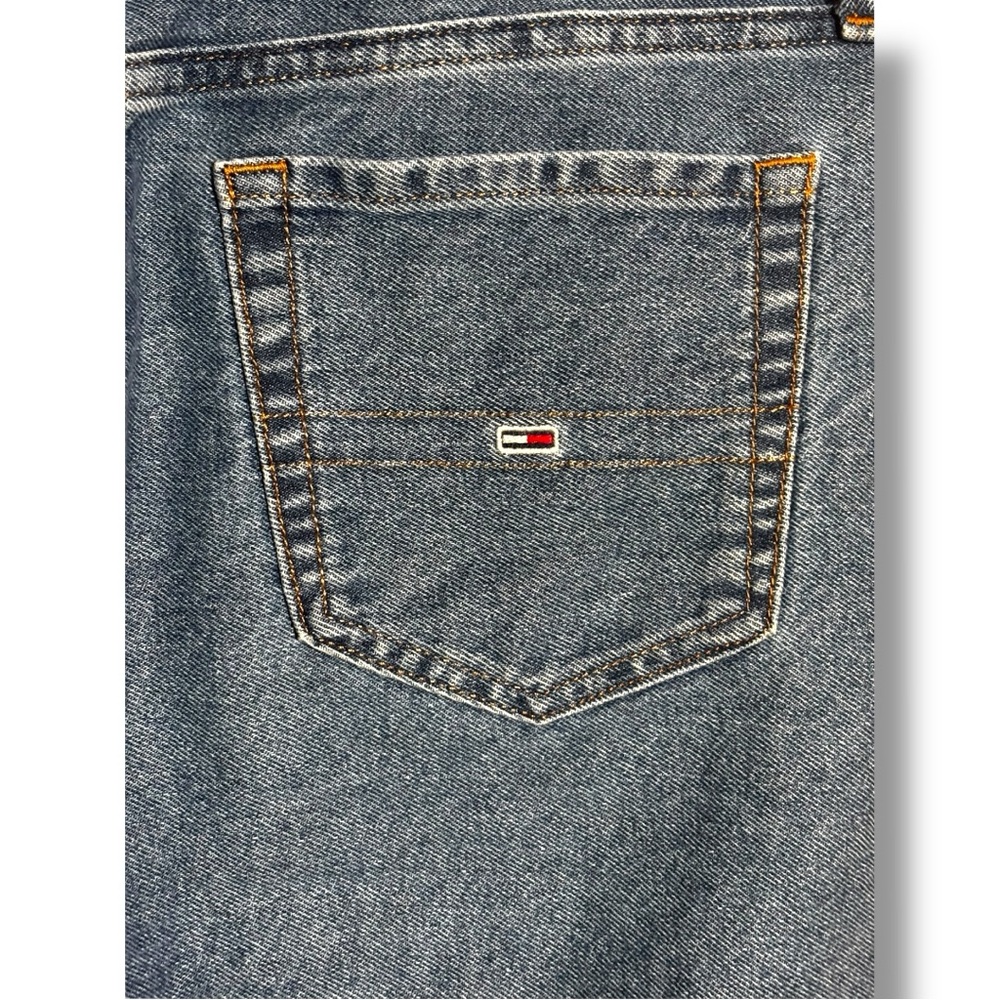 Tommy Hilfiger Light Blue Classic Pencil Denim Skirt with White Floral Detail - Picture 16 of 16